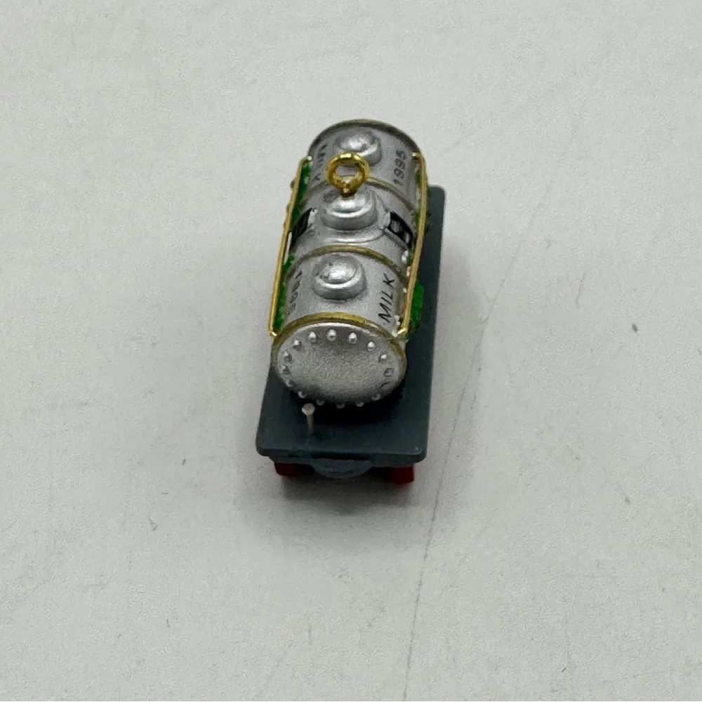 Hallmark 1995 Miniature NOEL R.R. Series Milk Tank Car Ornament